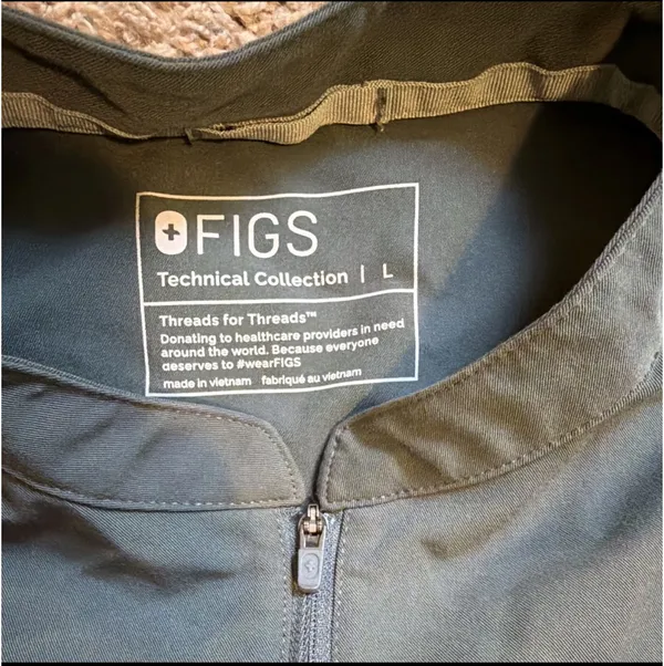 FIGS Women’s Limited Edition Kisumu Cargo Scrub Top Size L - Image 3
