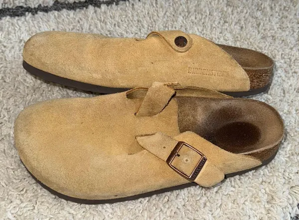 Birkenstock suede taupe clog slip on women’s 9 - Image 3