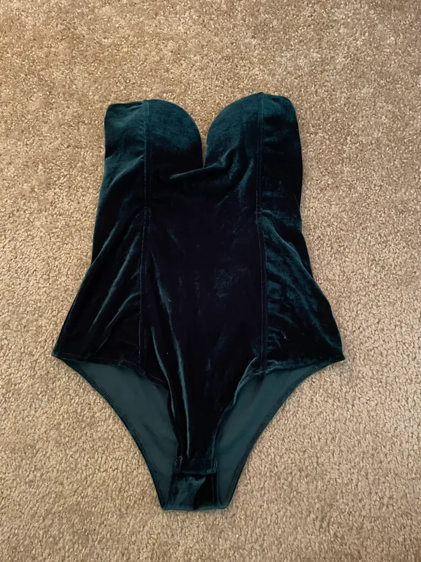 Emerald Green Velvet Bodysuit Size L - Image 2