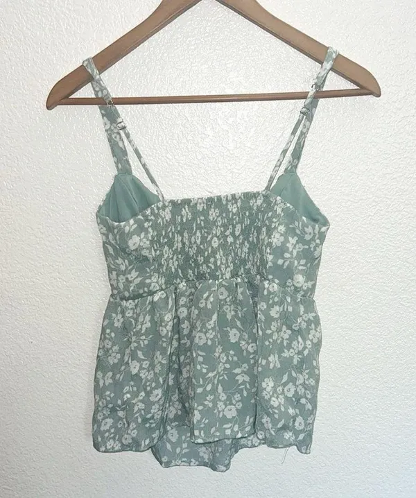 E&M Juniors Green Floral Babydoll Smocked Back Adjustable Strap Tank Top - Image 7