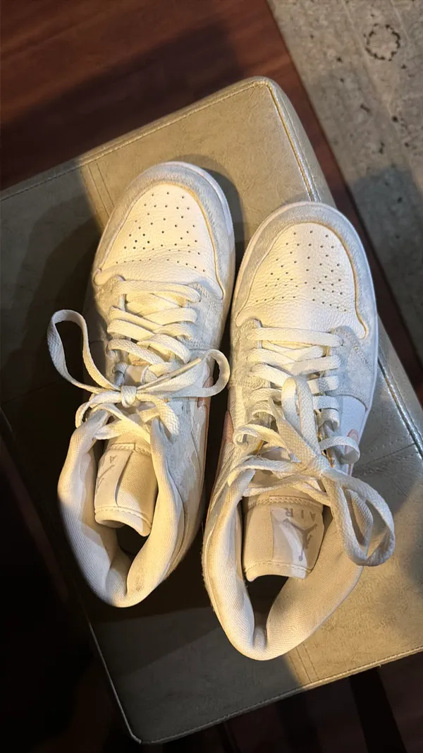 Air Jordan Women’s Nike 9.5 - Image 10