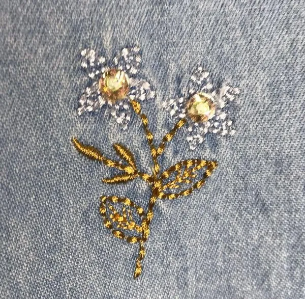 Vintage lightweight denim jumper dress with embroidered flowers size large - Image 4