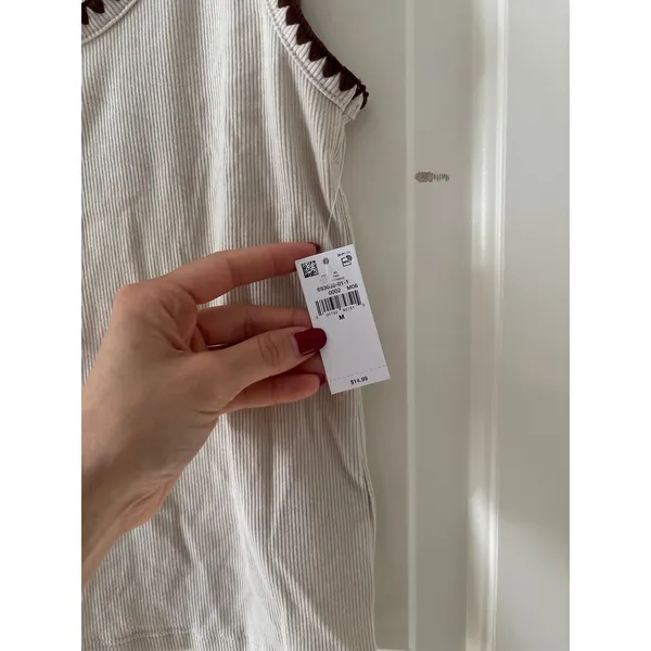 Old Navy Medium Ribbed Tan Tank Top with Brown Trim - Image 3