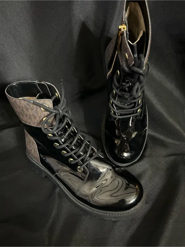 Michael Michael Kors Patent Leather Lace-Up Ankle Boots Black& Brown 6.5 - Image 2