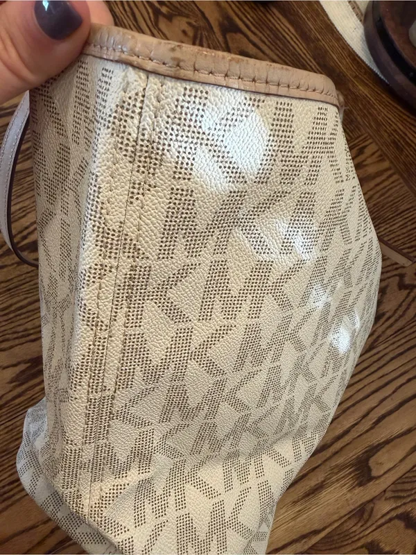 Michael Kors Vanilla Jet Set Travel Signature MK Tote Bag - Image 5