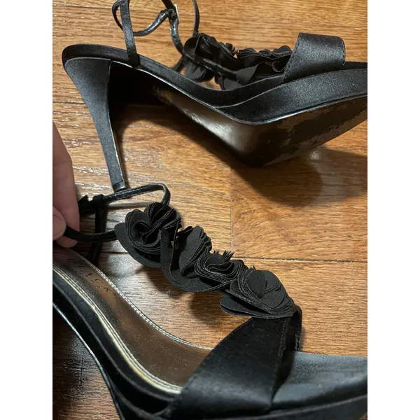 White House Black‎ Market Beverly Heels Floral Rosette Black Satin Platform 7M - Image 9