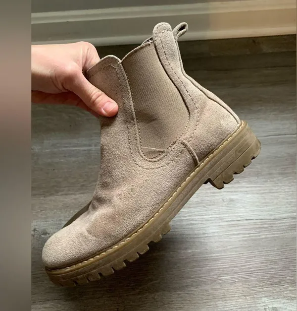 Cliffs Booties Chelsea Boots Tan Nude Beige Comfy Boots Size 7 M - Image 8
