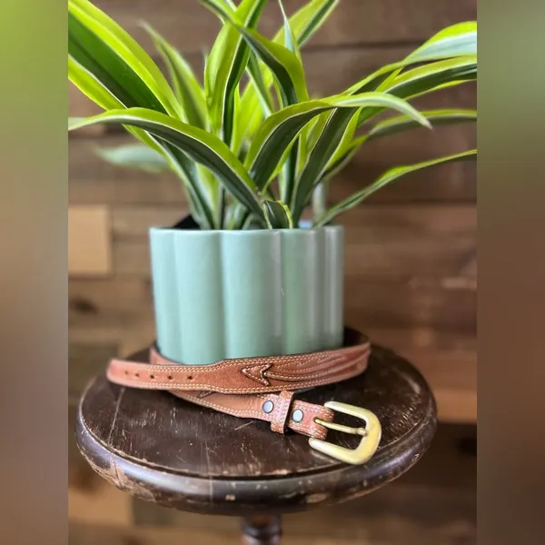 Vintage Jordache Genuine Leather Belt USA Made Arrow Stitch Brass Buckle 30 - Image 6