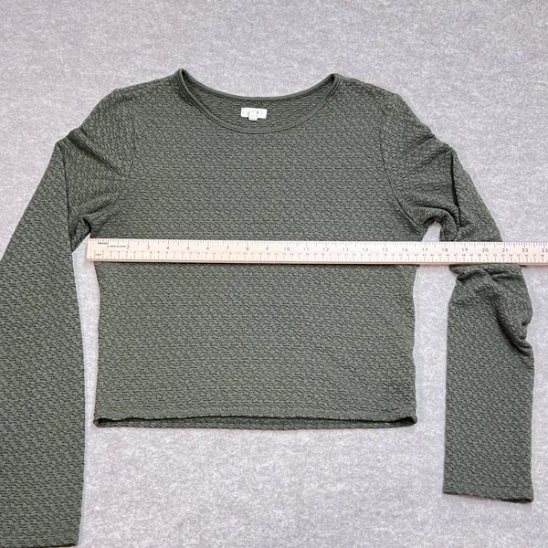 Aerie Womens Olive Green Textured Long Sleeve Crop Top Size Medium Crew Neck EUC - Image 6