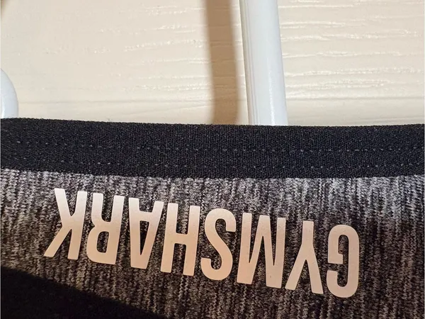 Gymshark Ombre Racerback Sports Bra Black Gray Size Small - Image 5