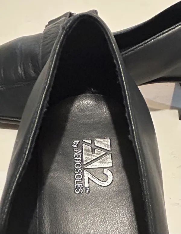 A2 Aerosoles Two Knows Leather Slide On 2” Heel Loafer/Pumps Size 9B - Image 5