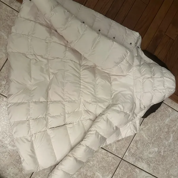 The North Face White Puffer Jacket - Image 5