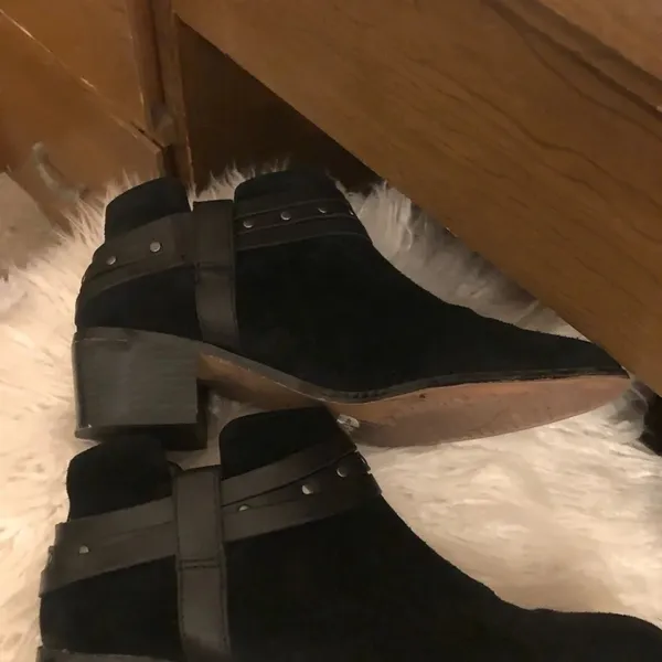 Clarks Black Suede Studded Leather Heel Booties Boho Western ankle boots - Image 7