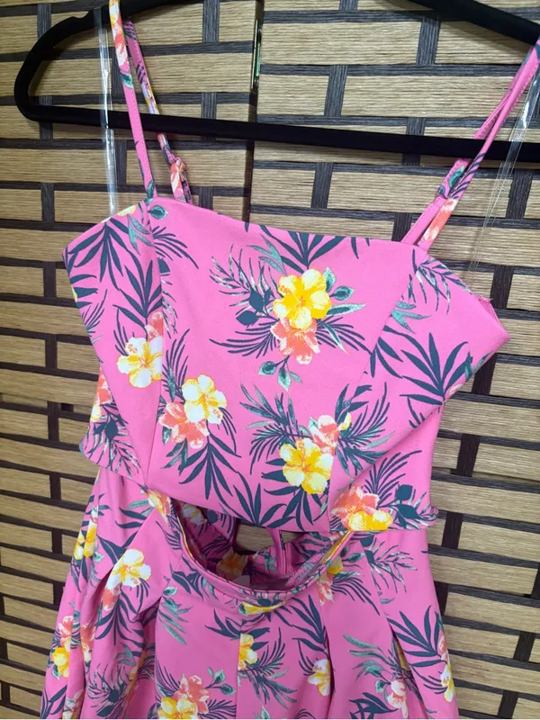 Madden nyc pink cutout romper size medium - Image 4