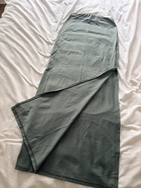 Bershka Maxi Skirt olive green - Image 3