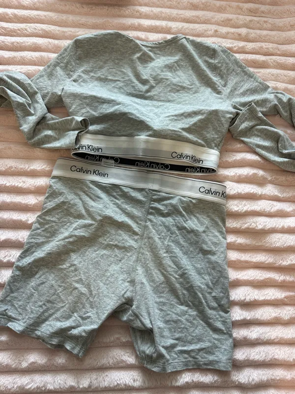 Calvin Klein Lounge Set - Image 2