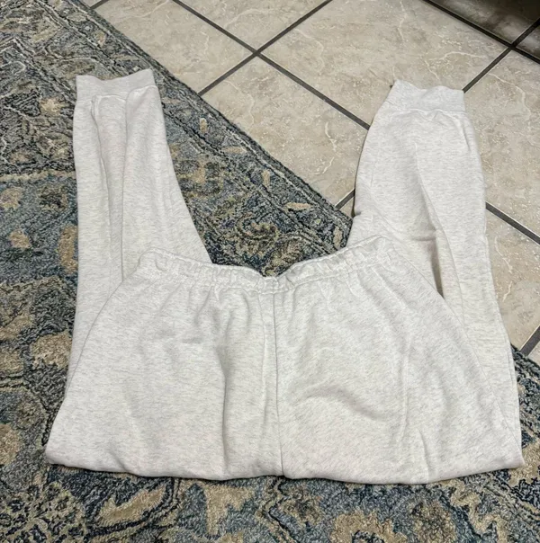 Nike Sweatpants White/Grey - Image 3