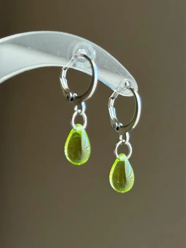 Handmade green mini teardrop Czech glass simple minimalist earrings💚 - Image 2