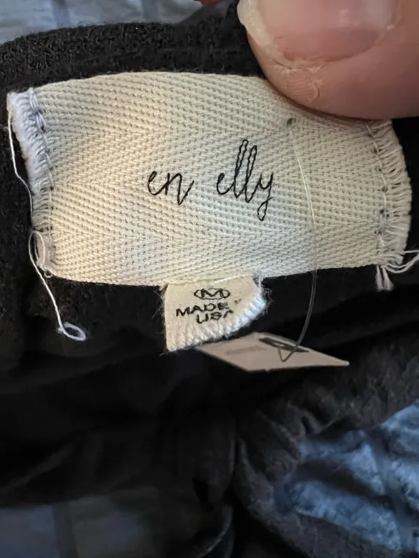 En‎ Elly Anthropologie NWT Black Halter Ruched Crop Top - Image 6