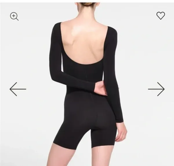 Skims seamless sculpt long sleeve low back mid thigh bodysuit onyx Large NWOT - Image 2