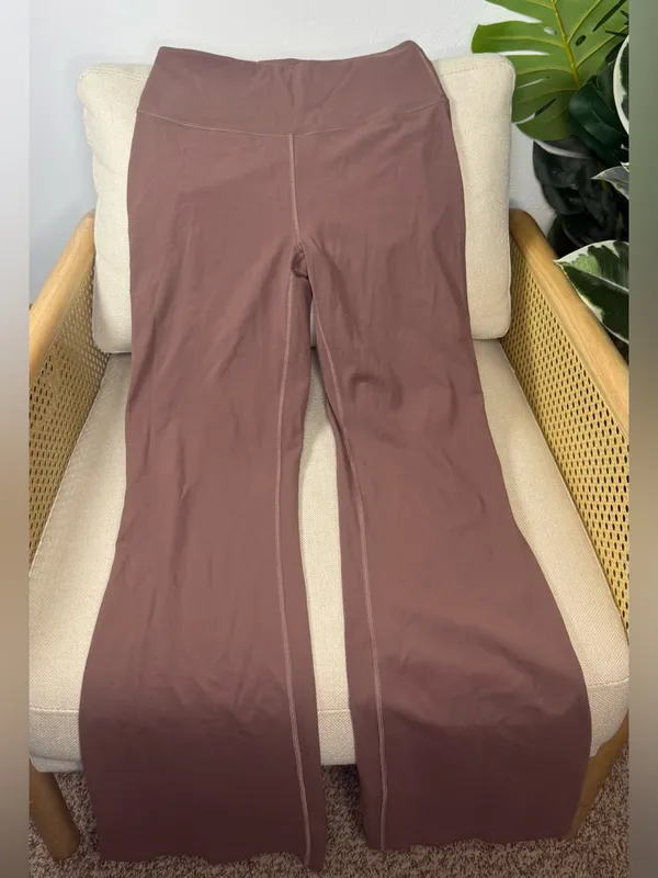 Lululemon Groove Super-High-Rise Flared Pant Nulu 32.5" Size 8 - Image 4