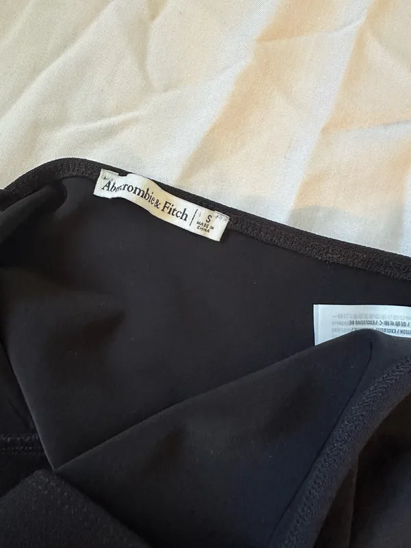 Abercrombie & Fitch One Shoulder Black Crop Tank Top - Image 6