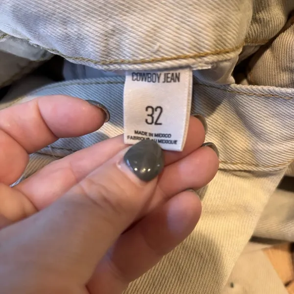BDG Urban Outfitters Womens Cowboy Jean Size 32 Light Wash‎ Straight Raw Hem NWT - Image 8
