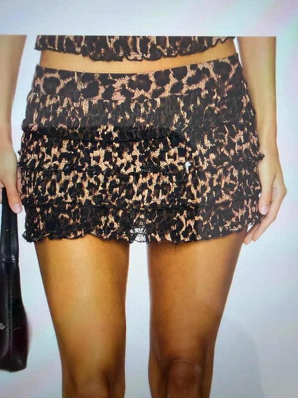 Revolve mini skirt - Image 9