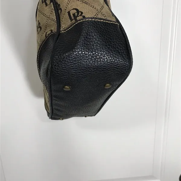 Dooney & Bourke Black and Tan Logo Tote with Matching Pouch - Image 5