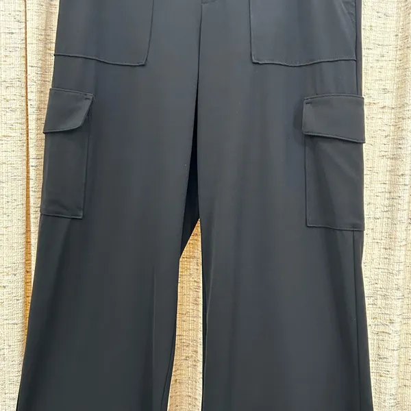Lou & Grey Heavyweight Luvstretch Wide Leg Cargo Pants - Image 3