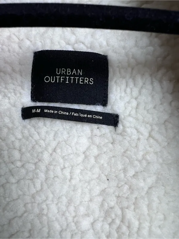 Urban Outfitters Women’s iets frans Puffer Batwing Sherpa Jacket Zip Up‎ Size M - Image 4