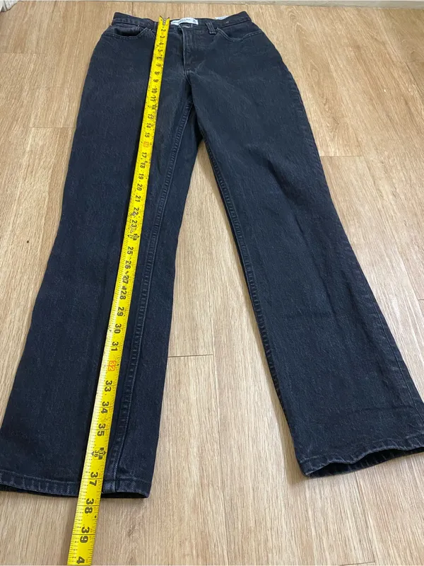 Abercrombie & Fitch Women's Black Straight-Leg Jeans - Image 5