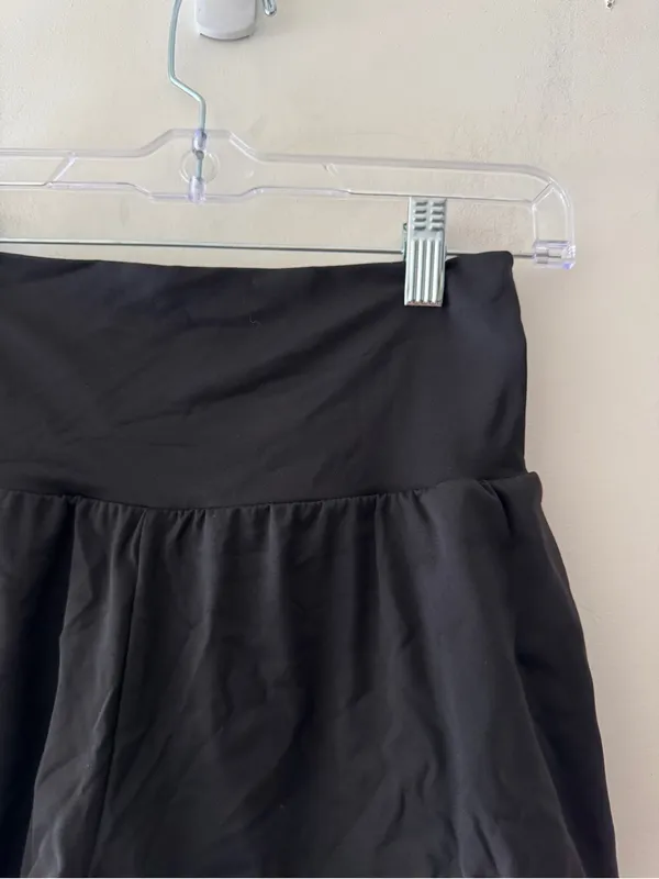 Halara Black Athletic Shorts Double Layer 2 in 1 - Image 2