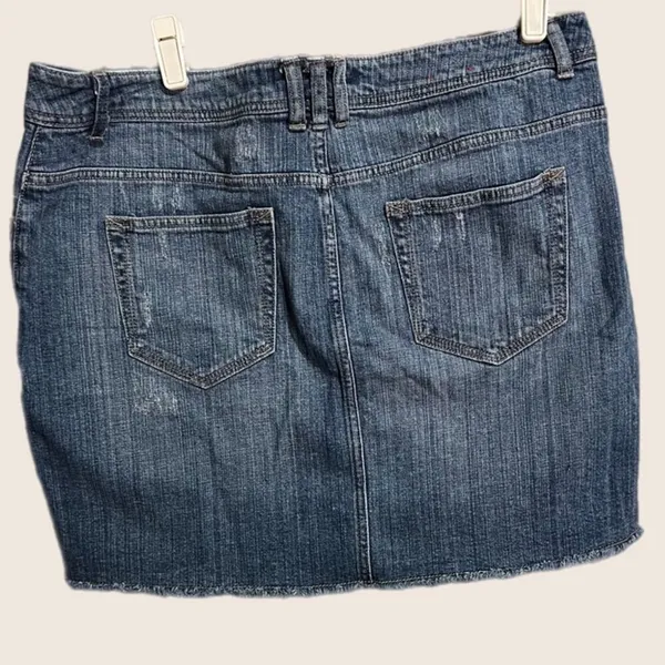 Y2k Denim‎ Distressed skirt size 14 - Image 5