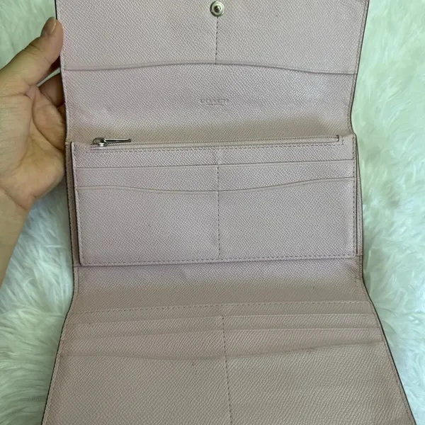 COACH  Pink Wallet - Image 8