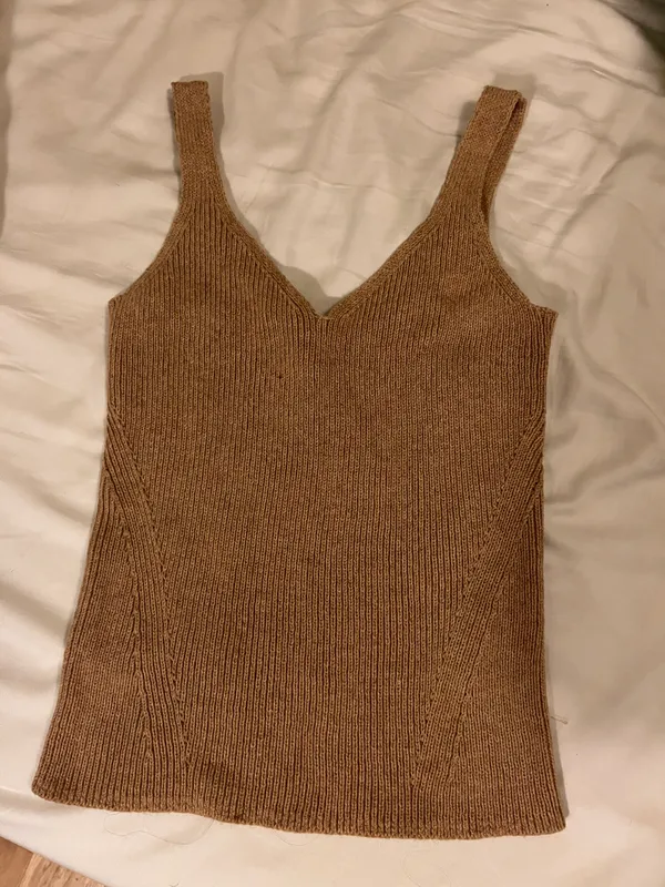 Old Navy V-Neck Rib-Knit Sweater Tank Top - Image 2