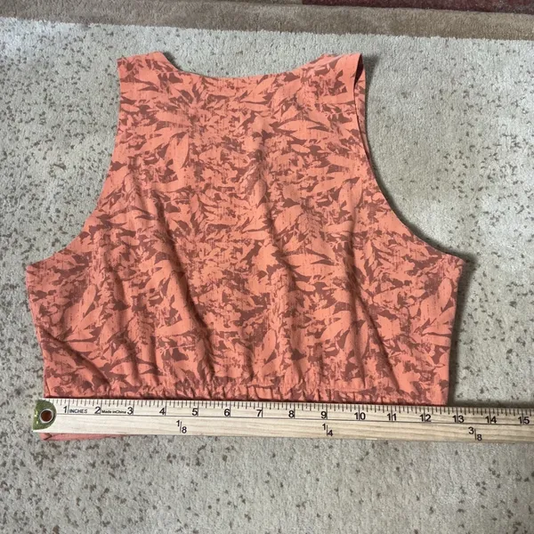 REI Co-op Active Print Crop Top Womens Medium Terracotta High Neck Ribbed Hem - Image 4