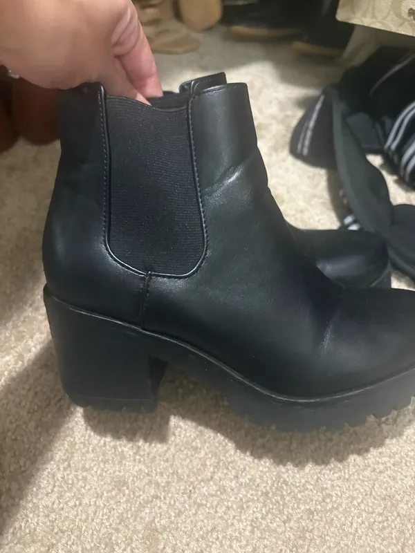 Soda Black booties - Image 2