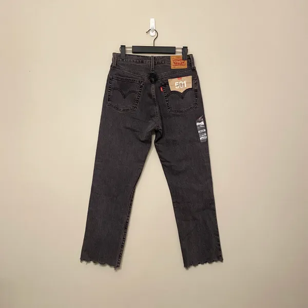 Levi's | 501 Cropped Pants - Image 4
