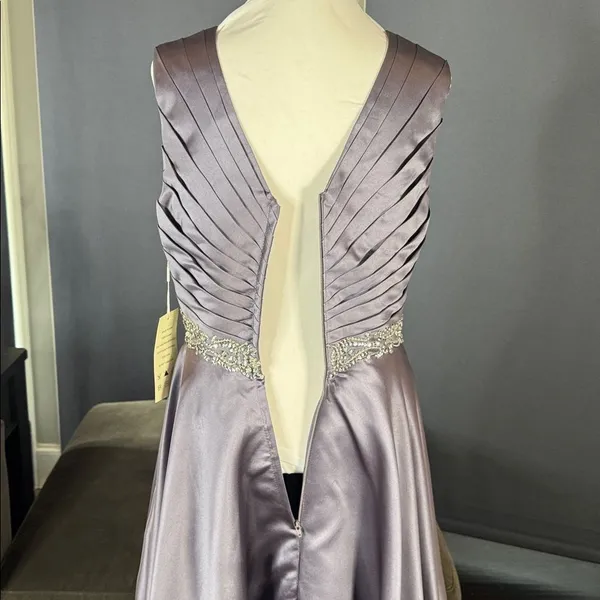 Women’s V-Neck Full Length Satin Formal Prom Dress Zip Up Back Size S NWT - Image 8