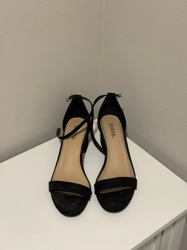 JustFab Black Chunky Heels - Image 2