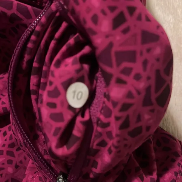 EUC Lululemon Tracker Low-Rise Lined Short - Image 3