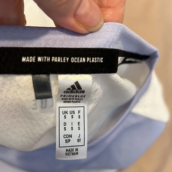 Adidas primeblue size small lavender front longer white back cap sleeves GUC - Image 6