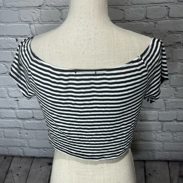 NWT ambiance crop top size large Blue - Image 9