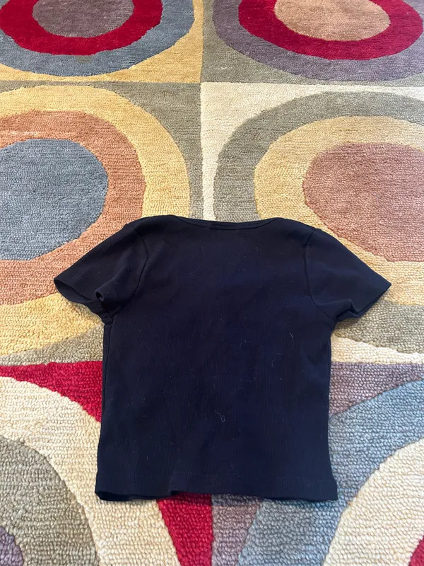 Brandy Melville Zelly Short Sleeve Crop Top Black Button Down Ribbed One Size - Image 3