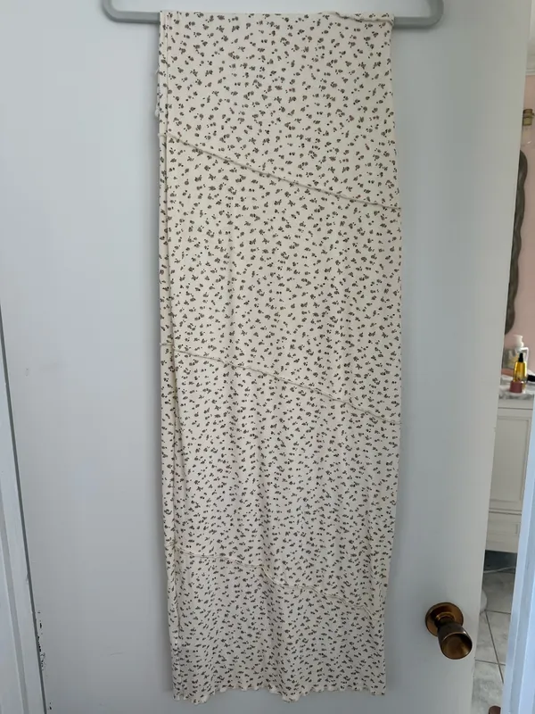 Edikted Maxi Dress Floral Cream Pattern - Image 4