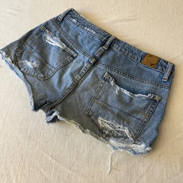 American Eagle Distressed Denim Shorts‎ Womens 6 Blue High Rise Cut Offs - Image 3