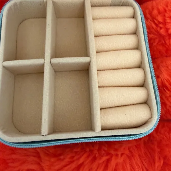 Light blue compact travel jewelry box - Image 6