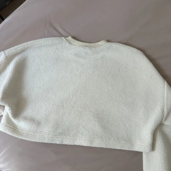 Aritzia Sunday Best Sherpa Cropped Sweatshirt - S - Image 4