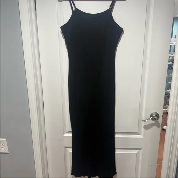 Elegant Black Maxi Dress built‎ in shapewear - Image 3